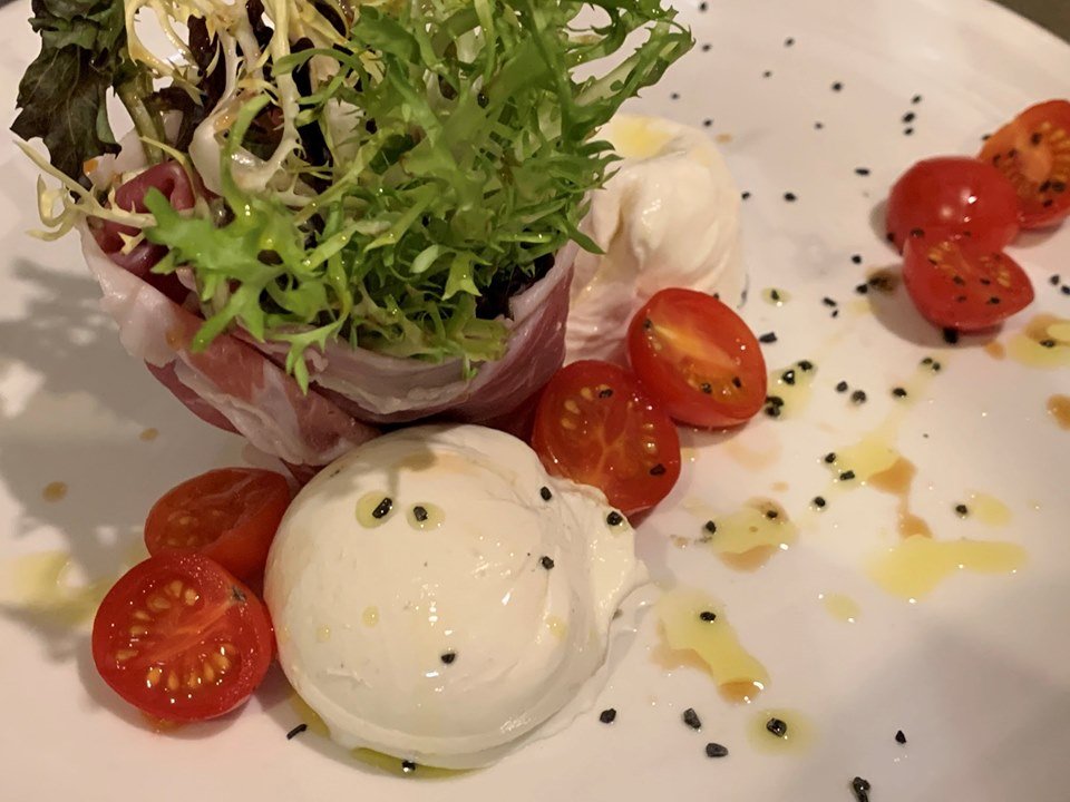 Plate arranged by Chef Christian 👨‍🍳
Shown: Buratta with San Daniele Prosciutto 🍽