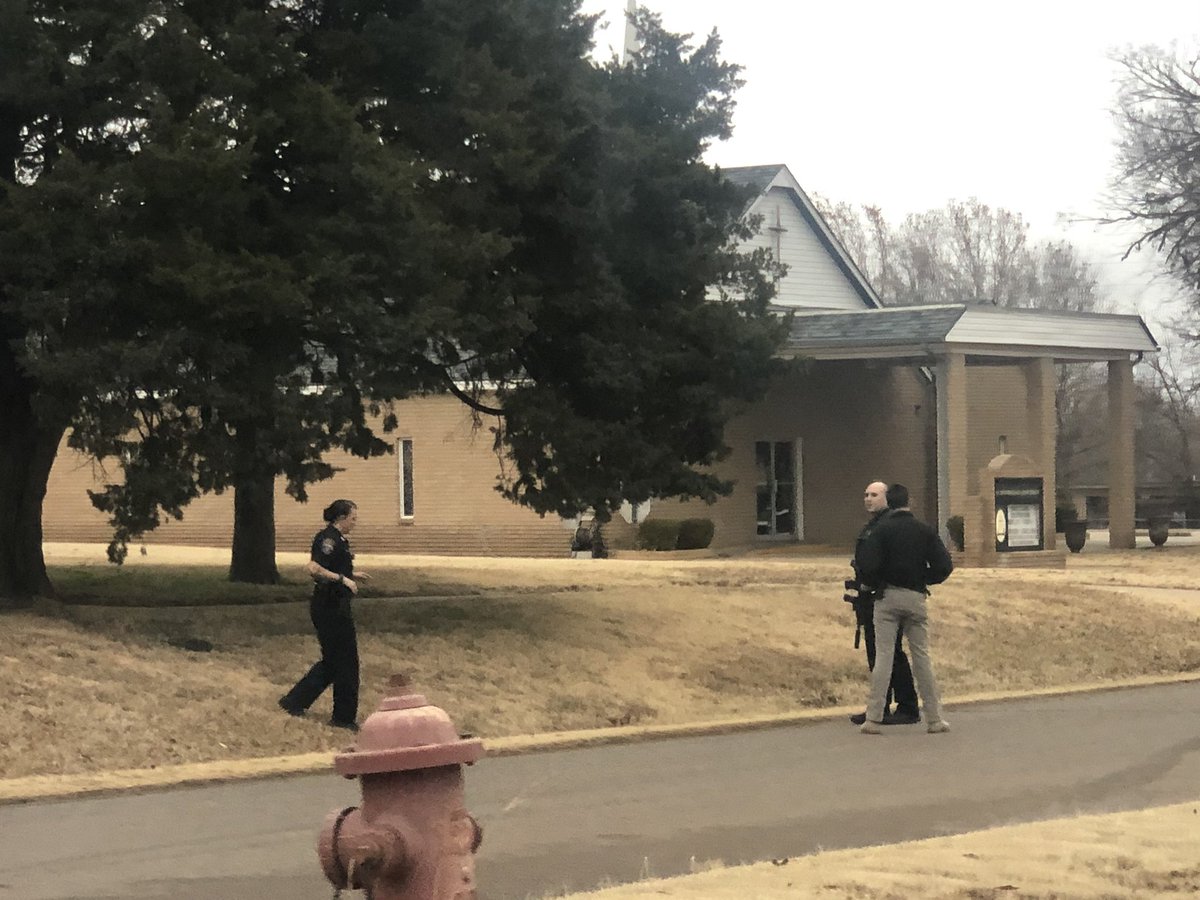 KateSmithLive's tweet image. Police checking out abandoned homes. @kfor