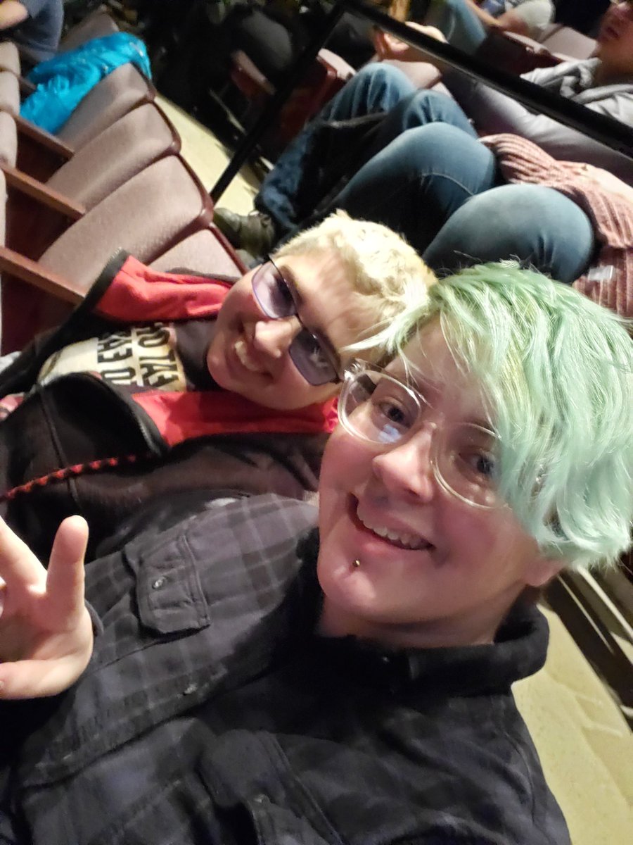 Harlen_Cosplays's tweet photo. Most of 2019 has been so kind to me, breaking away from the toxicity of my sometimes abusive relationship and into and an era of self love and confidence for me. And an SO who makes me so stupid happy and an asshole cat who I love to death. I never knew I could be so happy 🥰❤ https://t.co/qMHYx4eAcp