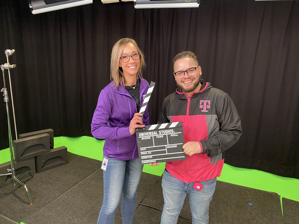 BrittaniZsido's tweet photo. Havin’ some FriYAY Fun @TOPsFrontline @EClaudio_  @TMobile  @MetroByTMobile #purplelife #bleedpurple #teamofpros #frontline #retail #philly #dallas https://t.co/OaKkLZaPAt