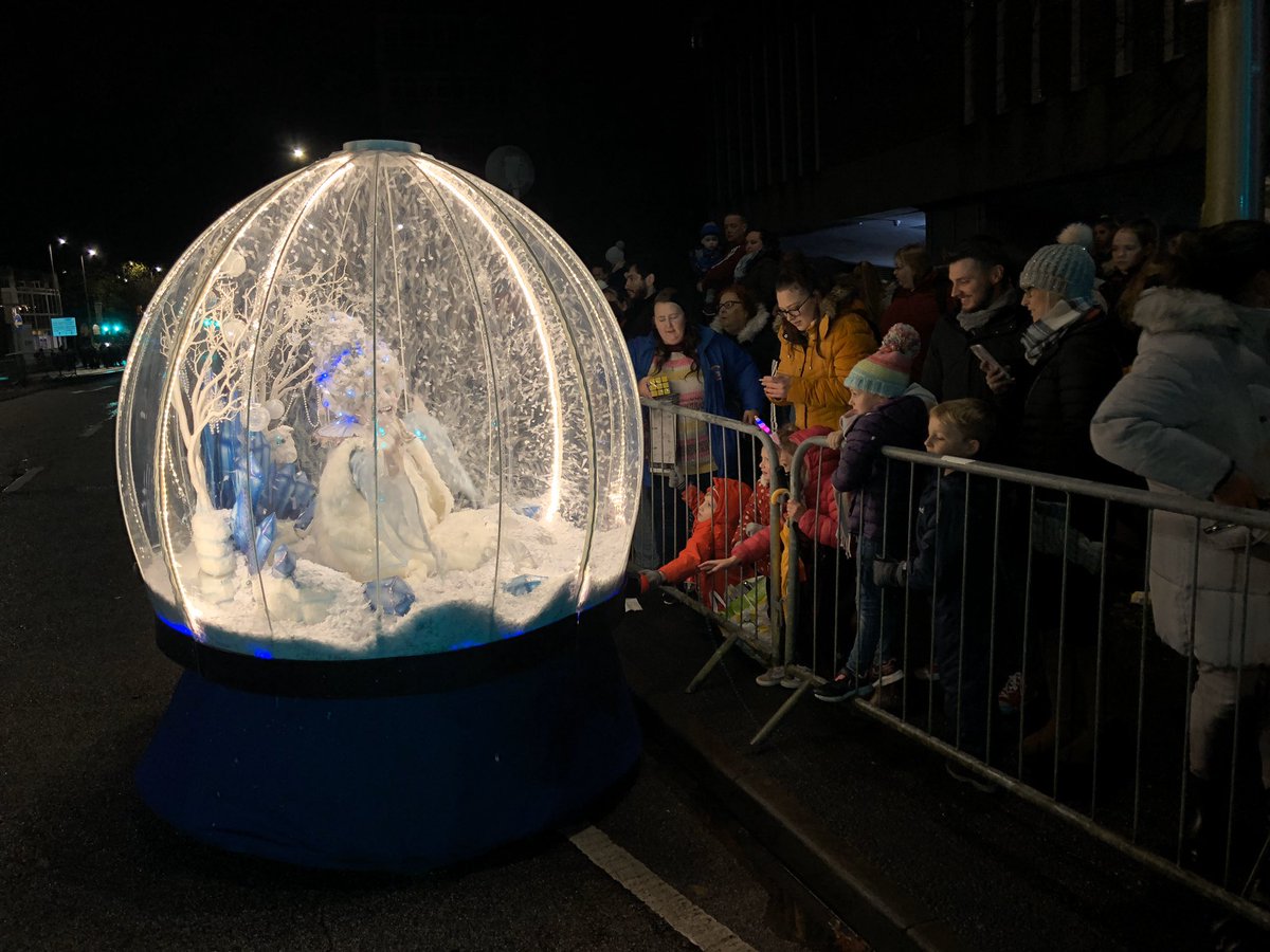The Show Globe tweet media