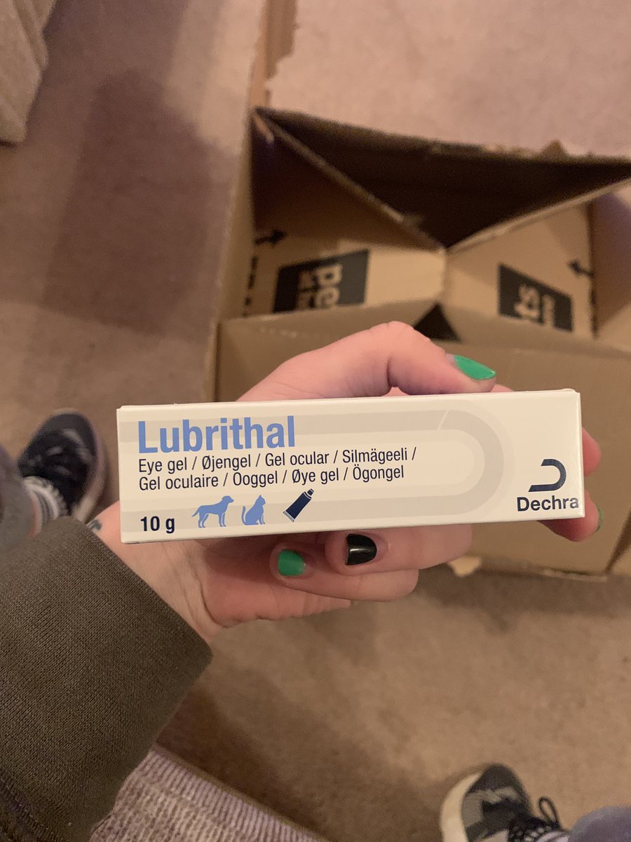 ObstructOppose's tweet photo. Taken aback by the incompetency of @PetsatHome, I ordered 3 cat collars and instead I got 3 cat and dog eye gels. Not only that, but in a box so big all 3 cats could comfortably live in it. Oh, and also no invoice in it either. Come on folks😂😂 https://t.co/PC37qjCFzY