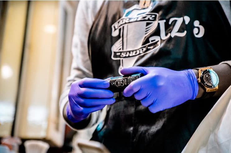 FlaTheRipper's tweet photo. So proud of my bro @Zizbarbershop now brand ambassador of @redonewaxofficial ...
Blessings on blessings more to come 🙏♥️🇸🇳
#Barbershop #haircut #cut #fashion #culture #redonewax https://t.co/Nds2T79i0U