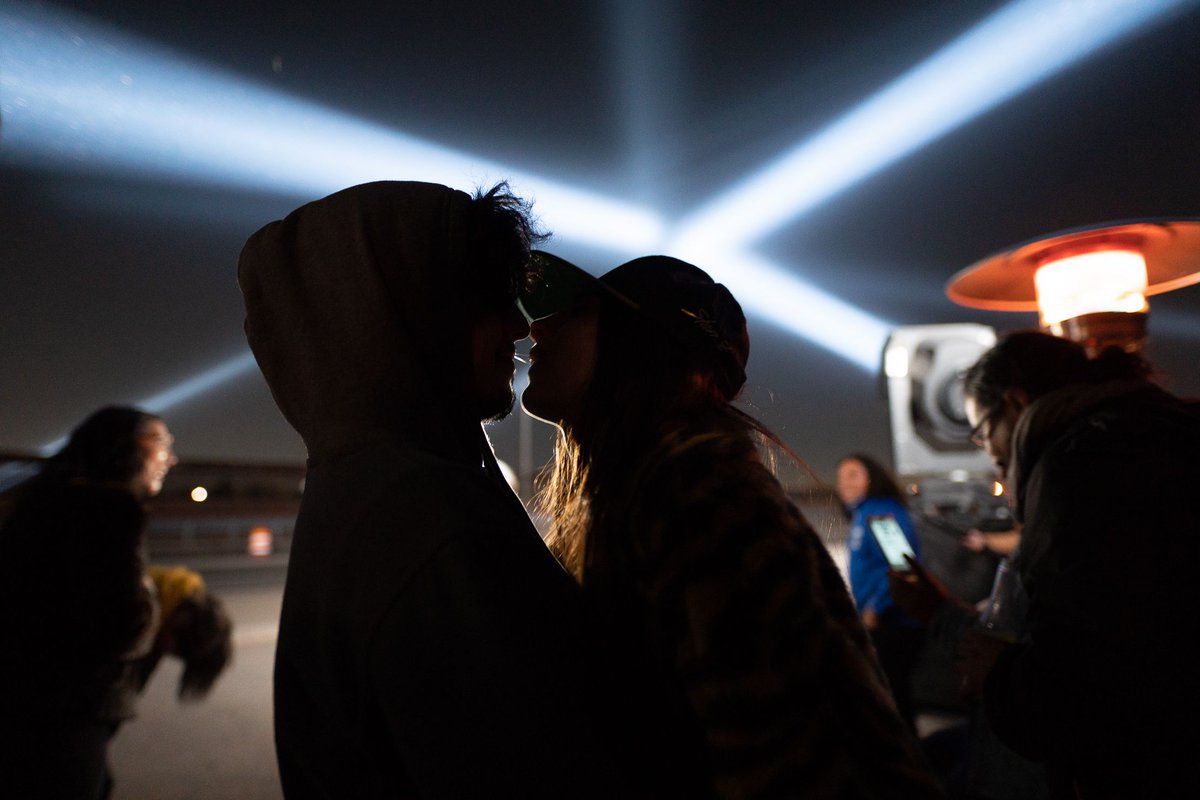 Share the border love! Bring your loved ones to Border Tuner and share your border story. #EachVoiceisaBridge 📸: Monica Lozano 

¡Comparte el amor fronterizo! Visita Sintonizador Fronterizo con tus seres queridos y compartan su historia fronteriza. #CadaVozesunPuente