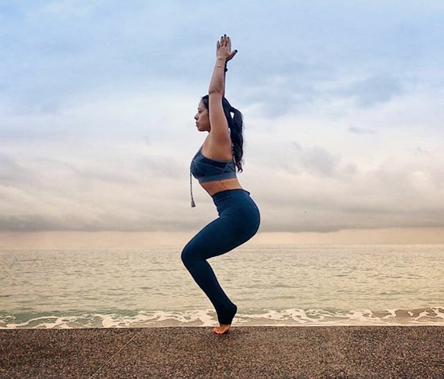 _roamingyogi's tweet photo. Sthira Sukham Asanam. The posture should be steady and comfortable.⁠⠀
⁠⠀
This was our theme in vinyasa practice this morning. ⁠⠀
⁠⠀
These are the only words about asana in all of Patanjali's Yoga Sutra. That's all there is to say about the physic… https://t.co/lWwbNswxXJ https://t.co/7u1GPtULdY