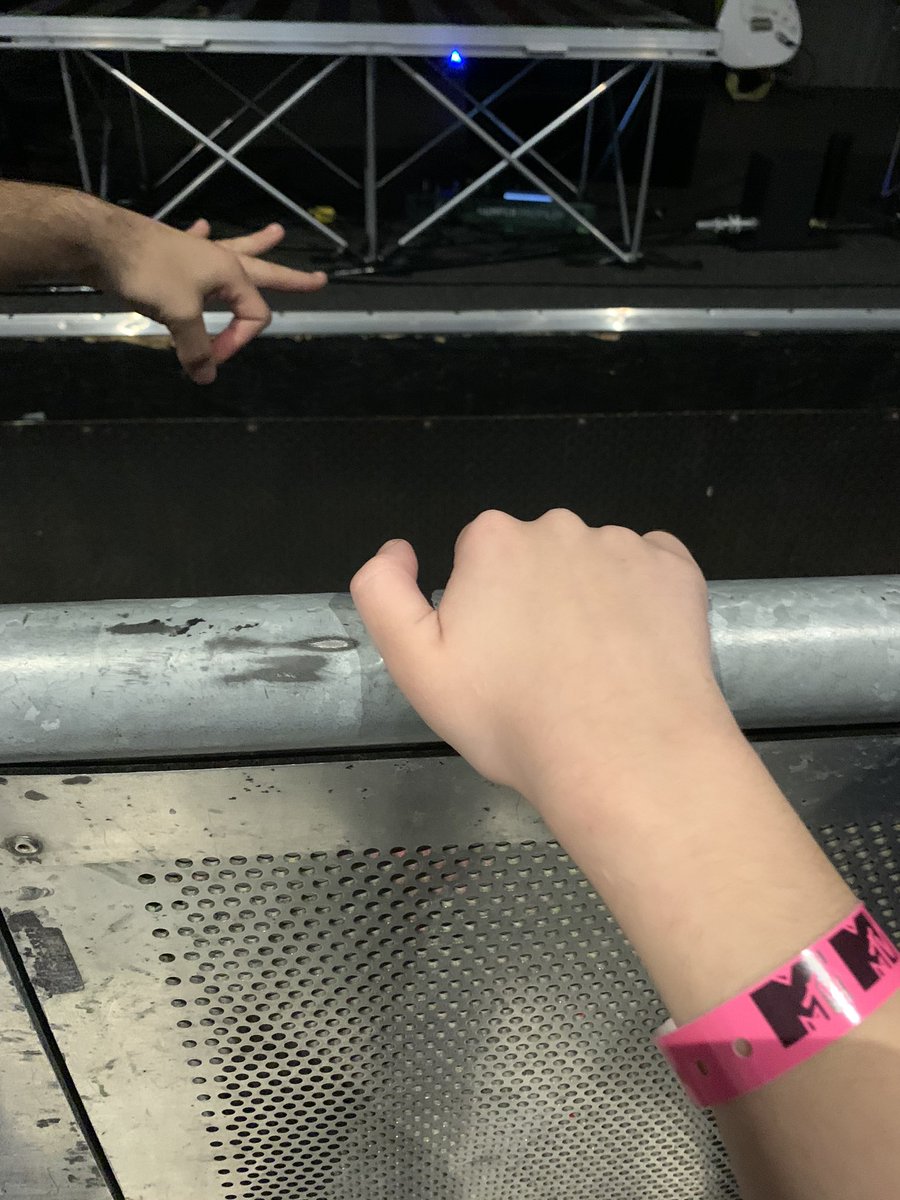 mytjamie's tweet image. rt for barricade at ur next show🤪