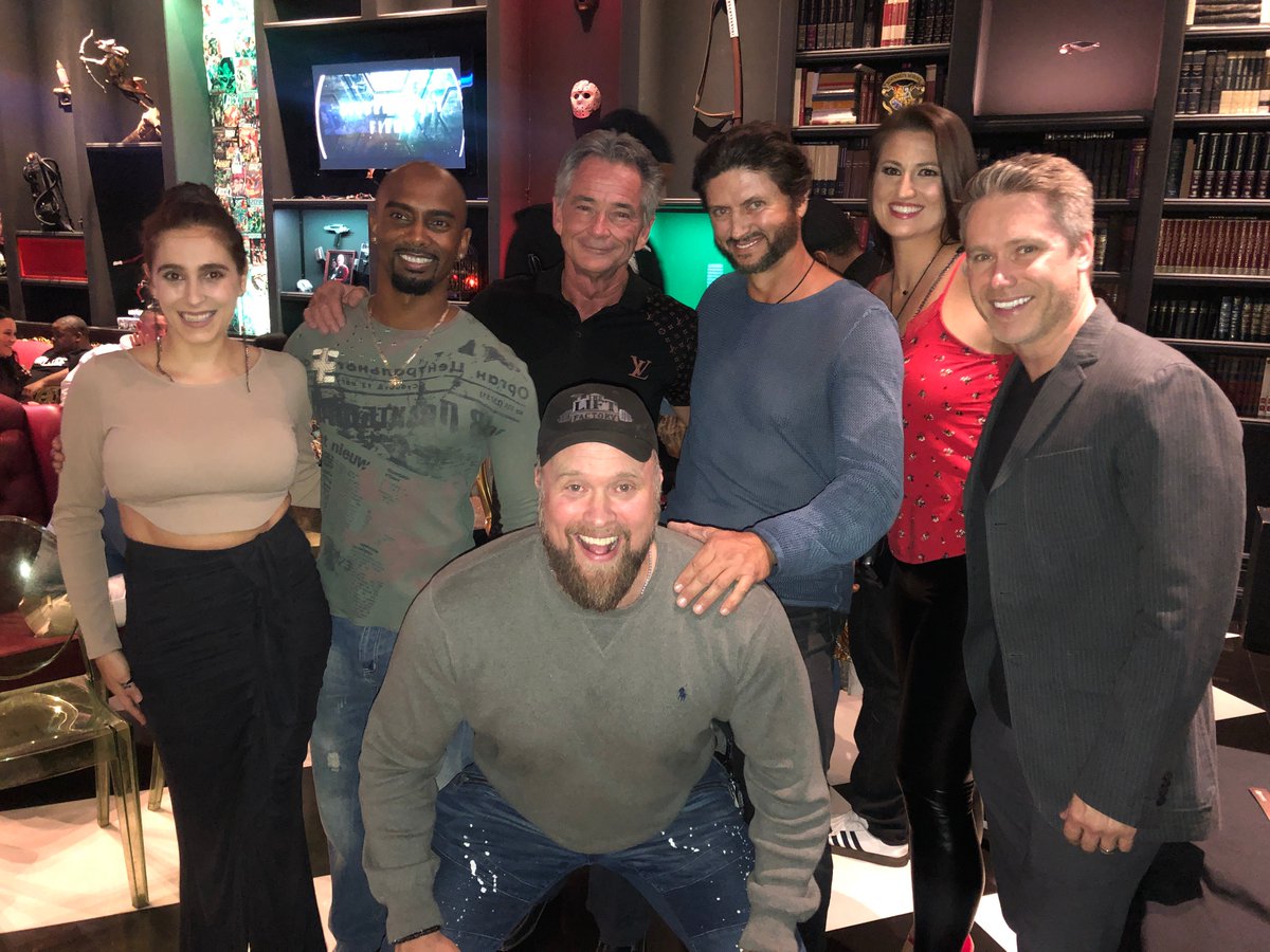 FandomBarLV's tweet photo. FANtastic film from our local talented friends & #IndependentFilm makers of #WolverineOriginsSeries: #WolverineLostChapters produced by #HiddenVaultFilms! #MFBLV #Fandom #Cosplay #FandomBar #WeAreFandom #LasVegas #CommunityArtCopslay #CosplayUnites #MillenniumFandomBar #Wolverine https://t.co/XmVHIrFDev