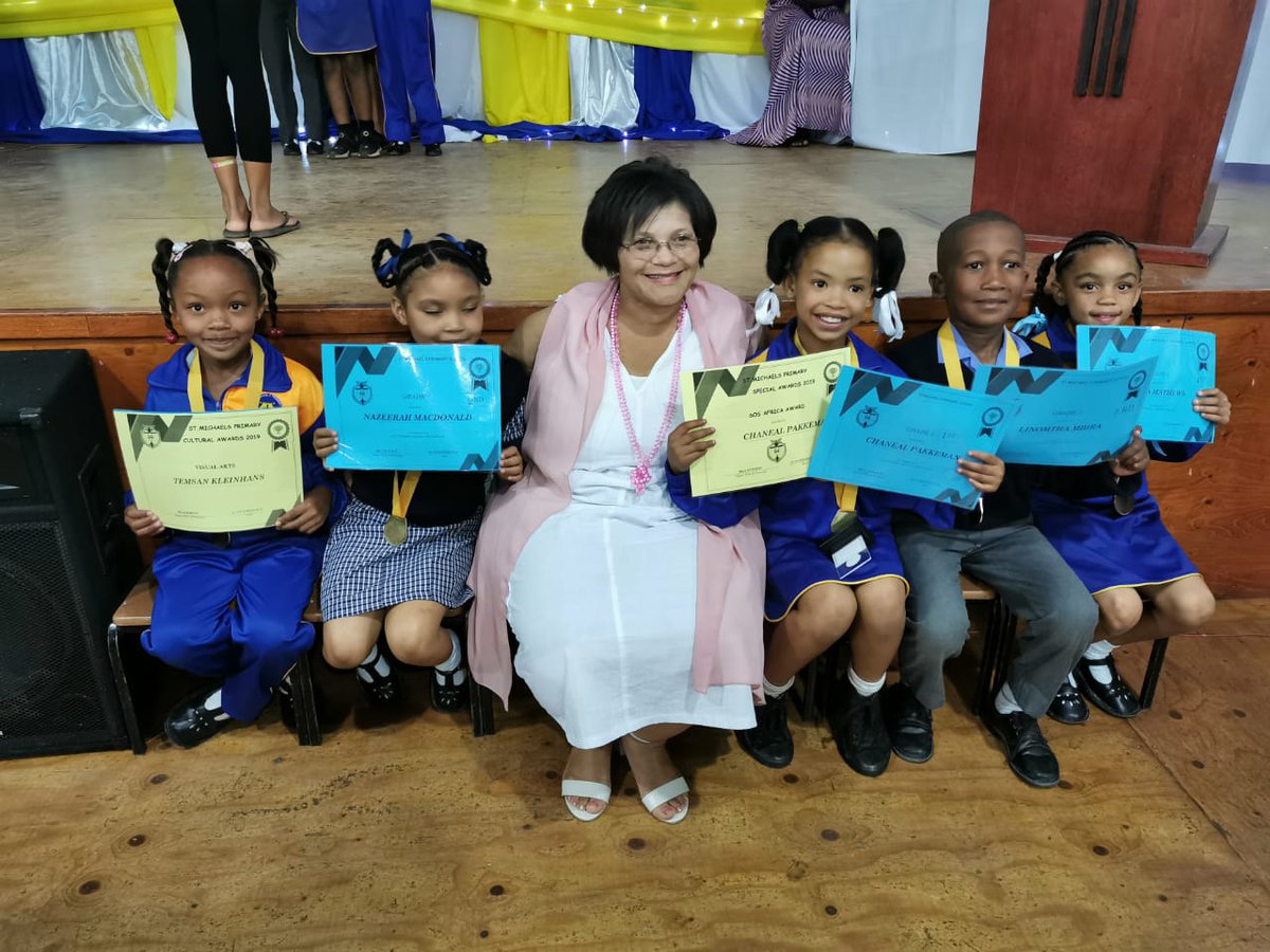 JessicaBatts13's tweet photo. Awarding outstanding academic, sports &amp; cultural results and performances of St' Michaels PS in Grabouw. Huge appreciation to PfP BL, Debbie Fernaby &amp; other Stakeholders for your support to the Principal &amp; Teachers🏆🎖
@wendymayc @WCED_HOD @louisevanrhyn @DonICT9 @ronaldfrans9 https://t.co/la03x58nTT