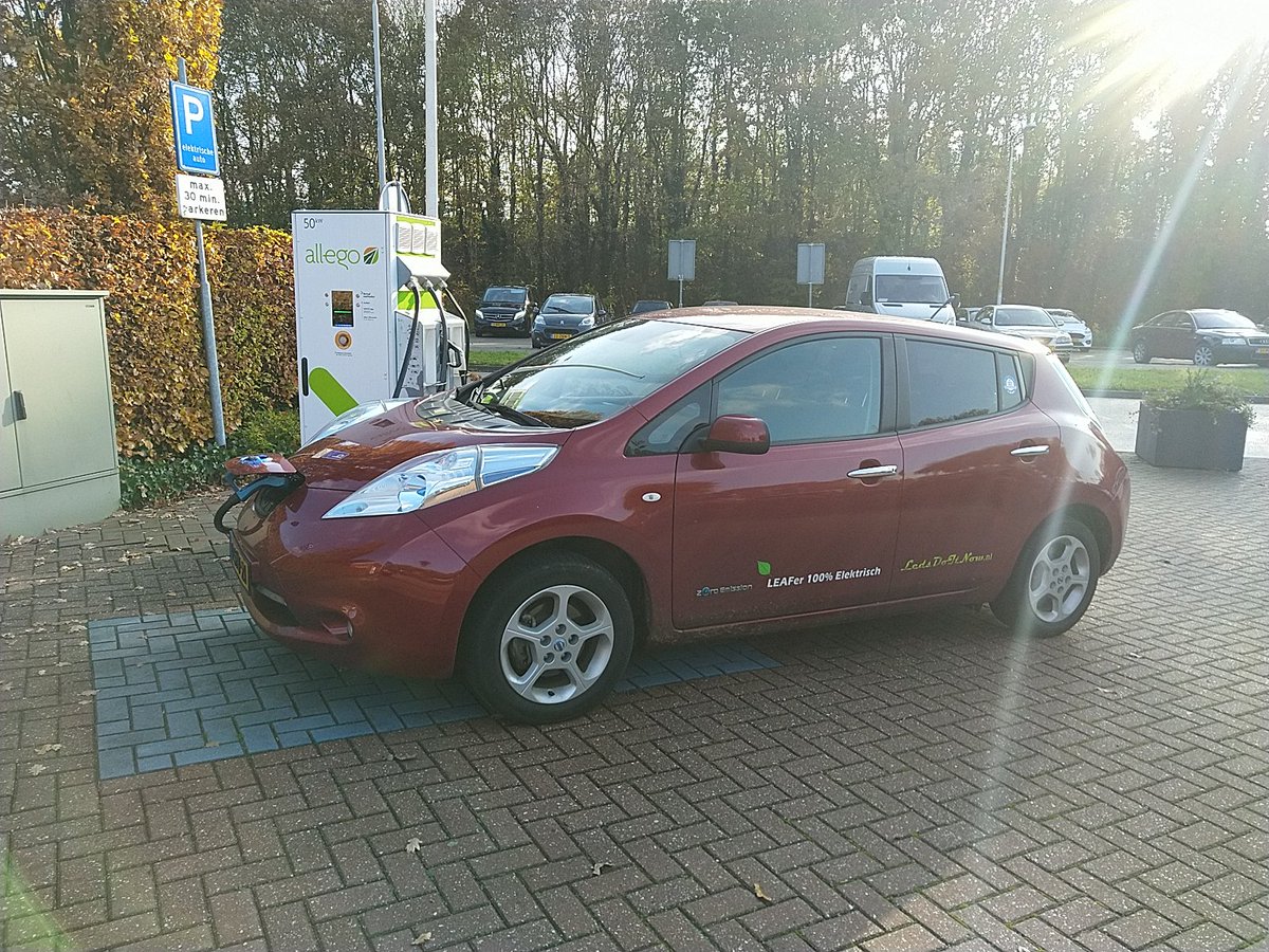 LedsDoItNow's tweet photo. @AllegoCharging En ik heb deze maand al heel wat gratis km's #CO2neutraal en #stikstofcrisis vrij met @NissanElectricC Leaf gereden. Bedankt @AllegoCharging voor de laadpas. #keepdrivingforward. #metfietsnaarlaadpaal
Net weer iemand blij gemaakt met #EVtips ⚡🚗💪 https://t.co/IhL2gYUqOw https://t.co/U273wTo868