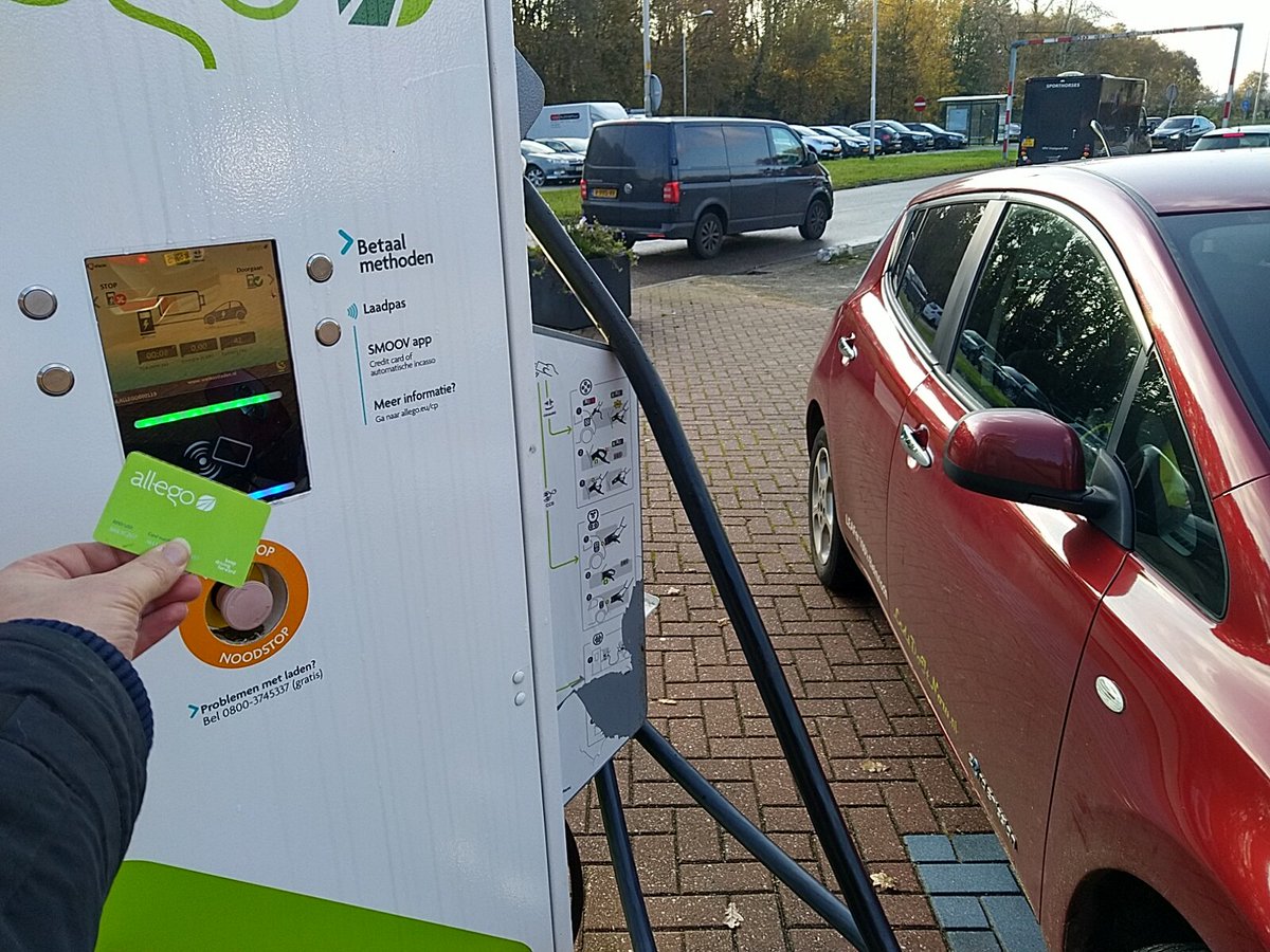 LedsDoItNow's tweet photo. @AllegoCharging En ik heb deze maand al heel wat gratis km's #CO2neutraal en #stikstofcrisis vrij met @NissanElectricC Leaf gereden. Bedankt @AllegoCharging voor de laadpas. #keepdrivingforward. #metfietsnaarlaadpaal
Net weer iemand blij gemaakt met #EVtips ⚡🚗💪 https://t.co/IhL2gYUqOw https://t.co/U273wTo868