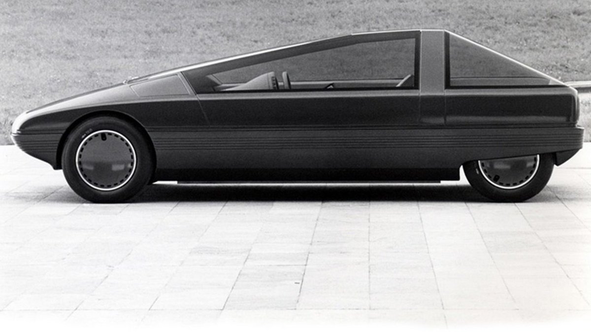 Here's the 1980 Citroën Karin, a concept car that was clearly inspired by many of the 1980s science-fiction film and TV designs.