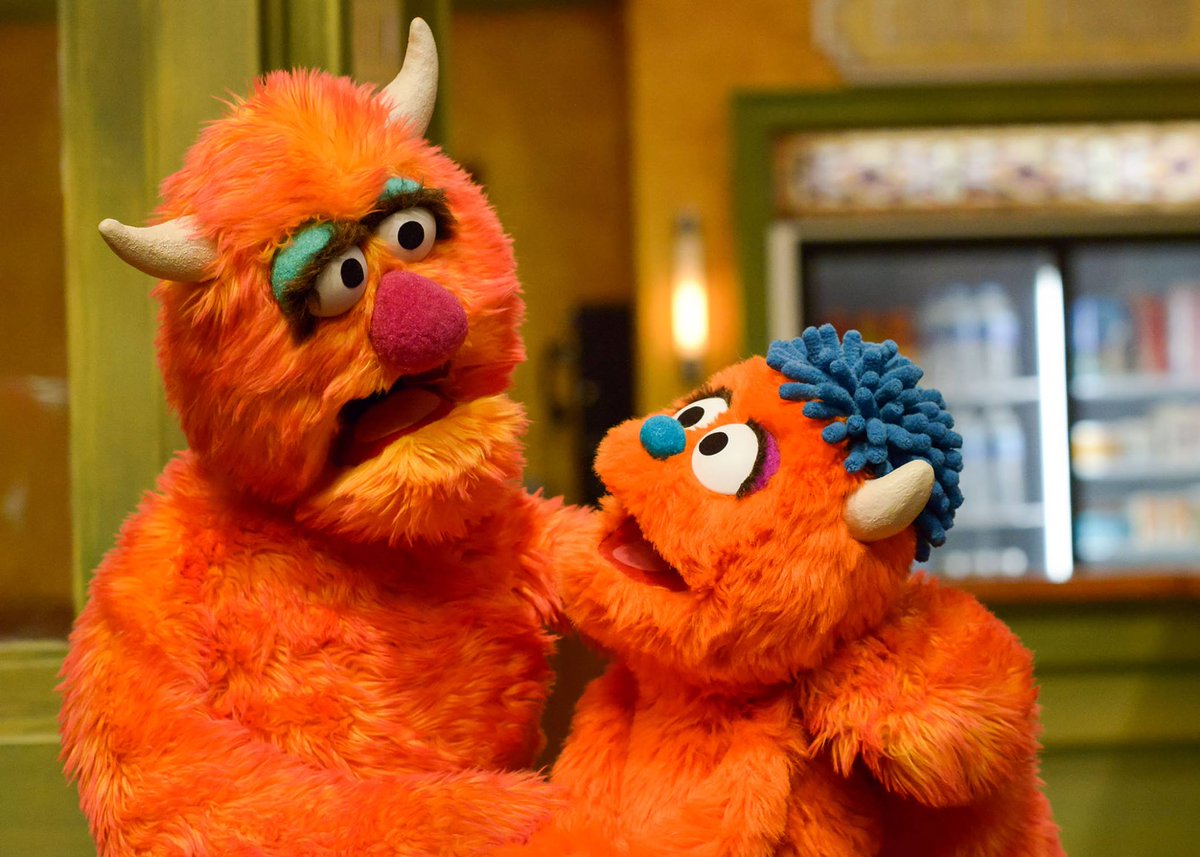 Start your weekend with a hug from someone you love! ♥️