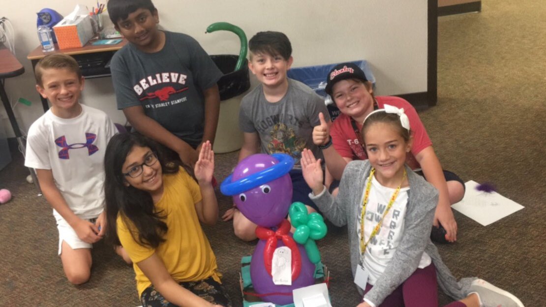 ProffittKori's tweet photo. Based on the book- Balloons Over Broadway, we engineered some fine Macy’s Day Parade Floats today! @StanleyStampede @katyisd #ilovesse #gobblegobble https://t.co/xSynQrKsSL
