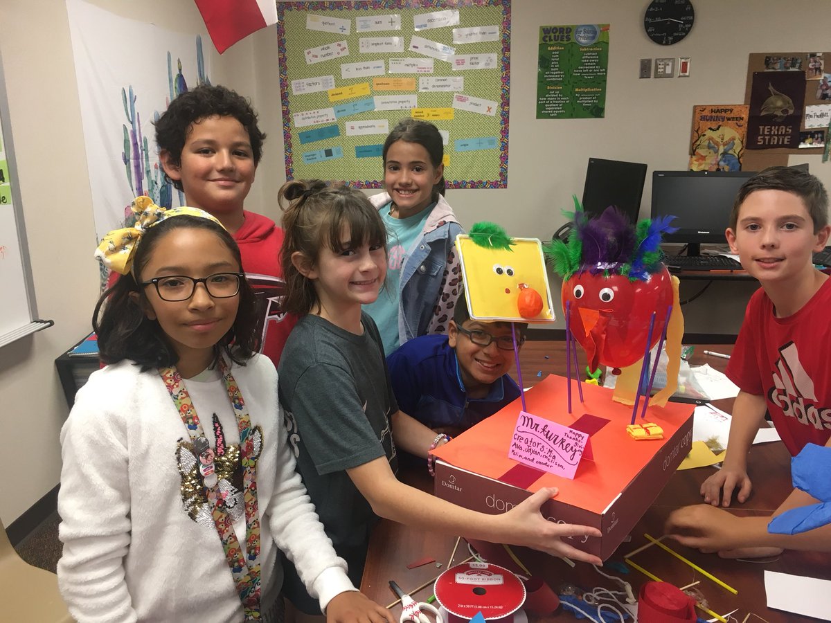 ProffittKori's tweet photo. More Macy’s Day Parade Floats engineered by my 5th grade students today after reading Balloons Over Broadway! #STEAM @katyisd @StanleyStampede #ILOVESSE https://t.co/K2tZgHl7A1