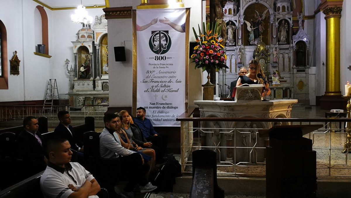 USBmed's tweet photo. #eventosUSB 🙋♂️🧡🙋♀️🧡👼
Inicia la Eucaristía e Imposición de Escudos de nuestros futuros graduandos en el Templo de San Benito de Palermo. 🎉🎊
@USBmed @EgresadosUSBMed @JuanGAgonLopez @UsbMaestria https://t.co/fvfJMxilnS