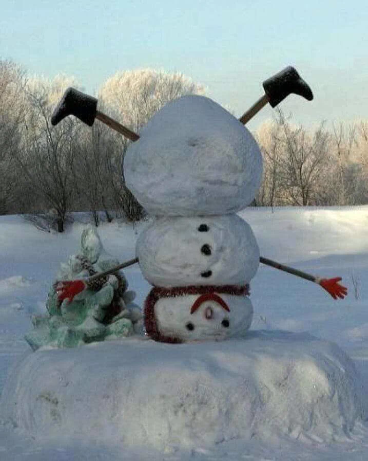 雪玉を2つ重ねるだけが雪だるまじゃない！？予想の上を行く雪だるまが面白いwww