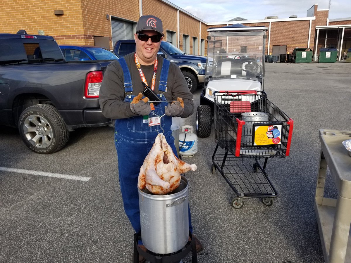 Ben Carter (@heymrcartervcs) on Twitter photo Had fun frying turkeys with <a href="/BolesMonty/">Monty Boles</a> for our Titan Family! <a href="/UHSTitans411/">Titans News NeTwork</a> #uhstitans #thanksginving Had fun frying turkeys with <a href="/BolesMonty/">Monty Boles</a> for our Titan Family! <a href="/UHSTitans411/">Titans News NeTwork</a> #uhstitans #thanksginving
