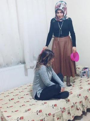 Muratoya1's tweet photo. TÜRBANLI ANNEM 💜
SİYAH DANTELLİ FİLE ÇORAP 💋🖤👠 https://t.co/7yI0qDpZHL
