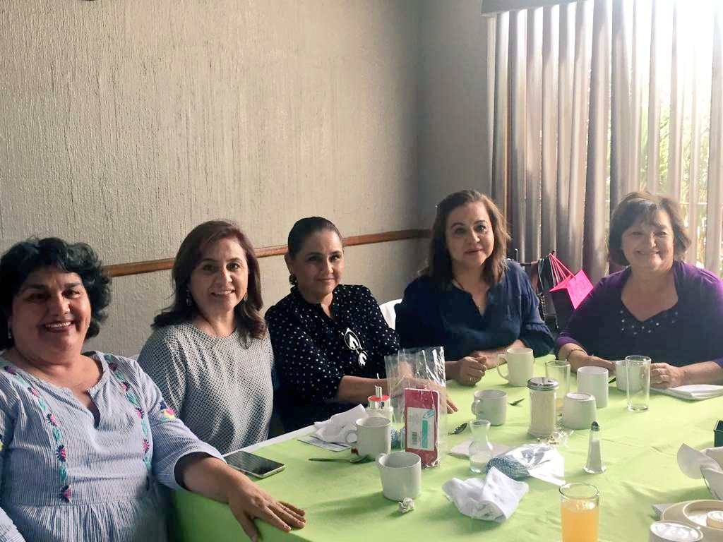 ampnhermosillo's tweet photo. El sábado 9 de noviembre tuvimos nuestro segundo desayuno mexicano. Esta noble actividad de recaudación de fondos, es con el fin de contar con los recursos necesarios para que nuestras seis becarias, estudiantes de la #UNISON puedan concluir con sus estudios UNIVERSITARIOS. 🏜️📚 https://t.co/MT34c6HX6g
