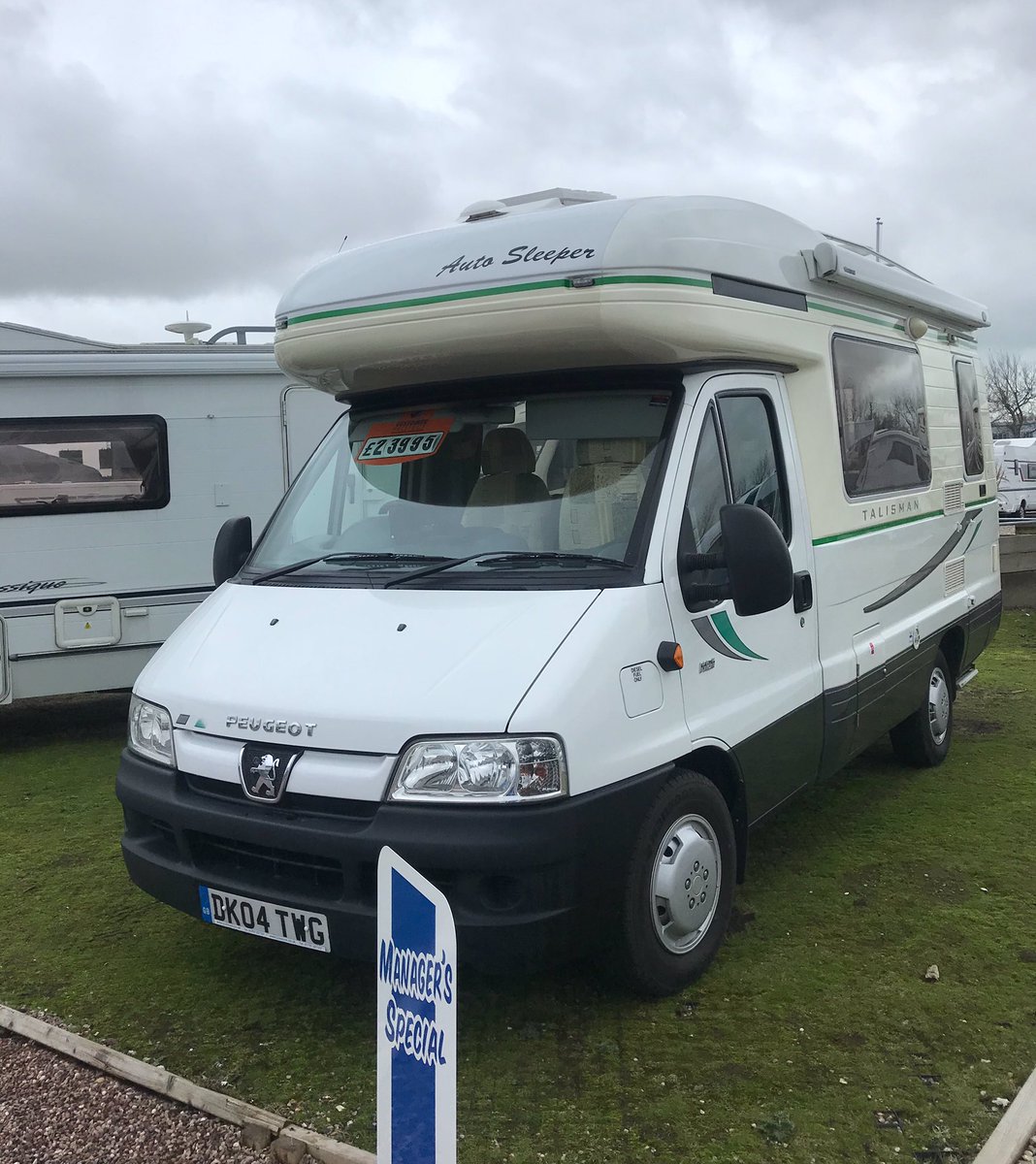 JC_Leisure's tweet image. Ted loves this one. An Autosleeper Talisman in outstanding condition, we think the design and build quality stand the test of time. #jcleisure #motorhome #monocoque #autosleeper #dogsinmotorhomes