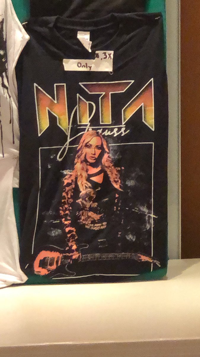 Aw_Hell_Its_Mel's tweet photo. Yaaassss bissshhhh @hurricanenita https://t.co/4WkZjW5Uda