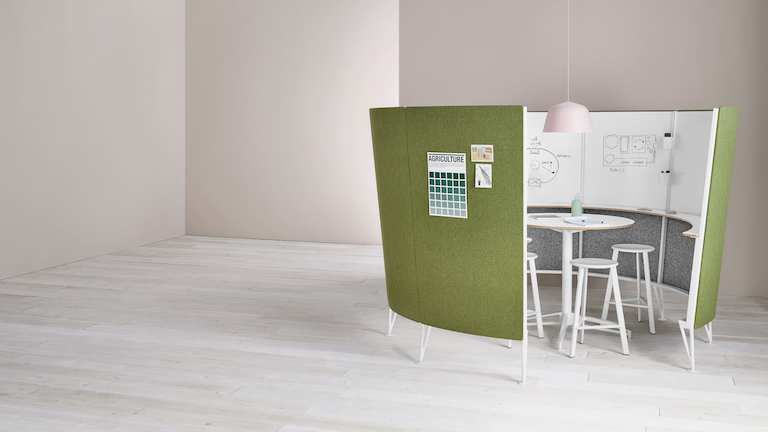 DECODIBO's tweet photo. Con un portafolio de mobiliario independiente semicircular, Prospect propone un oasis que beneficia la creatividad gracias a sus pizarras blancas, superficies aptas para pinchar notas y monitores para medios. https://t.co/SMFdFZHHeK