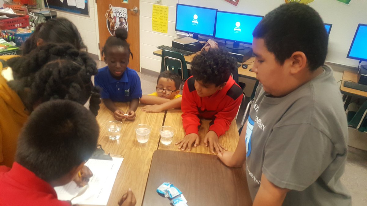 Ms_PayneMES's tweet photo. 5th grade @ManateeCCPS sharing their knowledge on states of matter with Miss Allen's 2nd grade class #scienceexpo #teamwork https://t.co/3Ebb8r3b3A