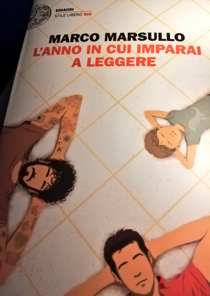 Quei libri che, quando li hai finiti, sai che ti mancheranno i personaggi con cui ti sei abituata ad avere a che fare. Bravo <a href="/MarsullOfficial/">Marco Marsullo</a>, ogni volta che leggo un tuo romanzo penso sia il più bello e poi invece quello dopo lo è di più. Questo è sicuramente meraviglioso.