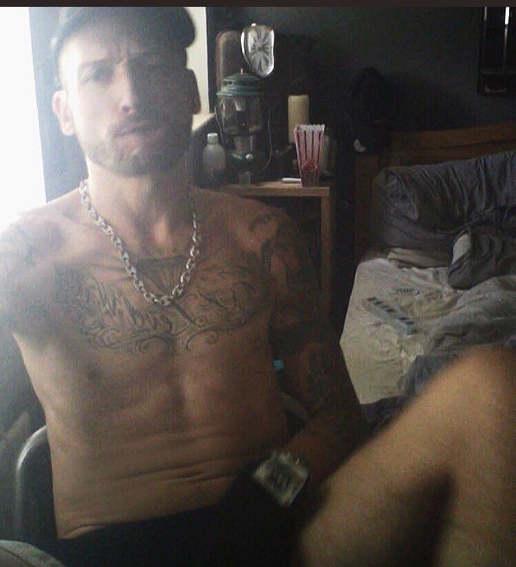 CHmastah's tweet photo. I need more #paypigs more #cashfags I want to expose I want to rinse I want to use I want to abuse you time to Pay 💰 #daddy #scallyFINDOM #scallyCHAV #ScallyALPHA #sissyUSER #faggotRINSE #walletABUSE https://t.co/xLhxUFsaoS