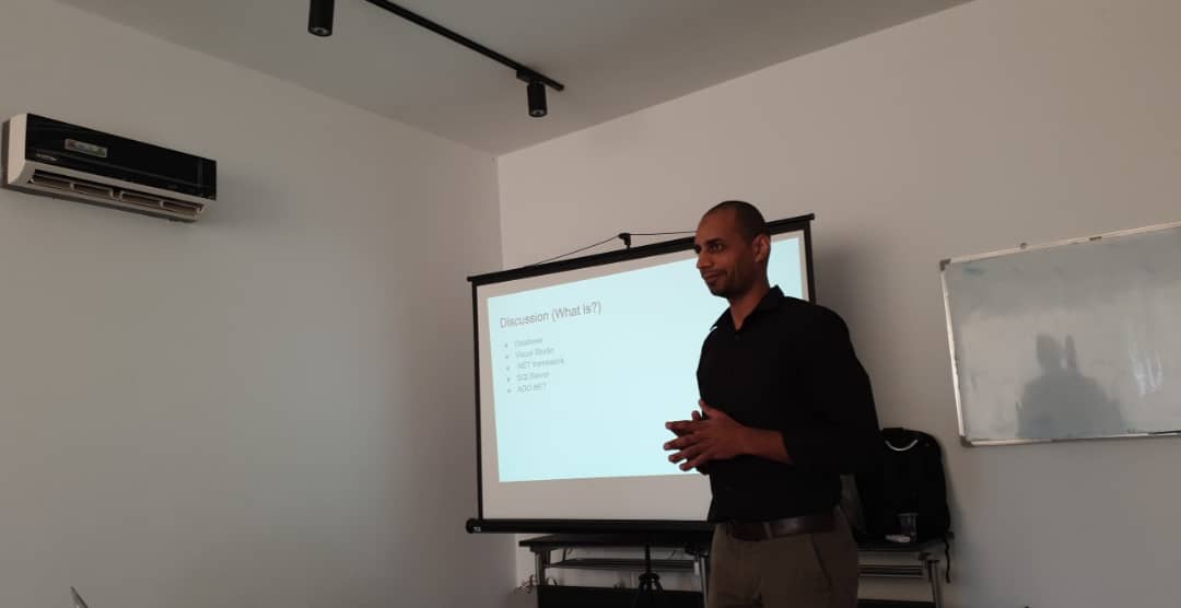 Slides_ly's tweet photo. أقيمت يوم الخميس الموافق 21 نوفمبر ثالث جلساتنا والتي كانت عن "التعامل مع البيانات في فيجوال ستديو دوت نت" بواسطة م. #ماهر_المجبري  حيث تم التطرق إلى أهم مواضيع نظرياً وعملياً مع الحضور
#Sildes #slides_ly
2\1 https://t.co/seQPPhDzpo