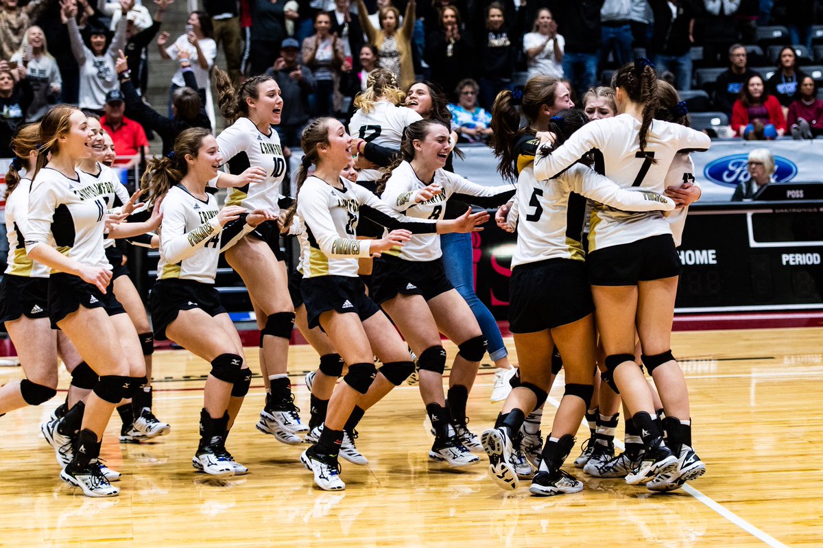 matts_photos_'s tweet photo. 2A State Champs!!! 

@crawfordisd @kelseycomptonn @vbcoker @Pritchett66 @kealeywitt @AllenCourtneyy https://t.co/CnQp0y4afk