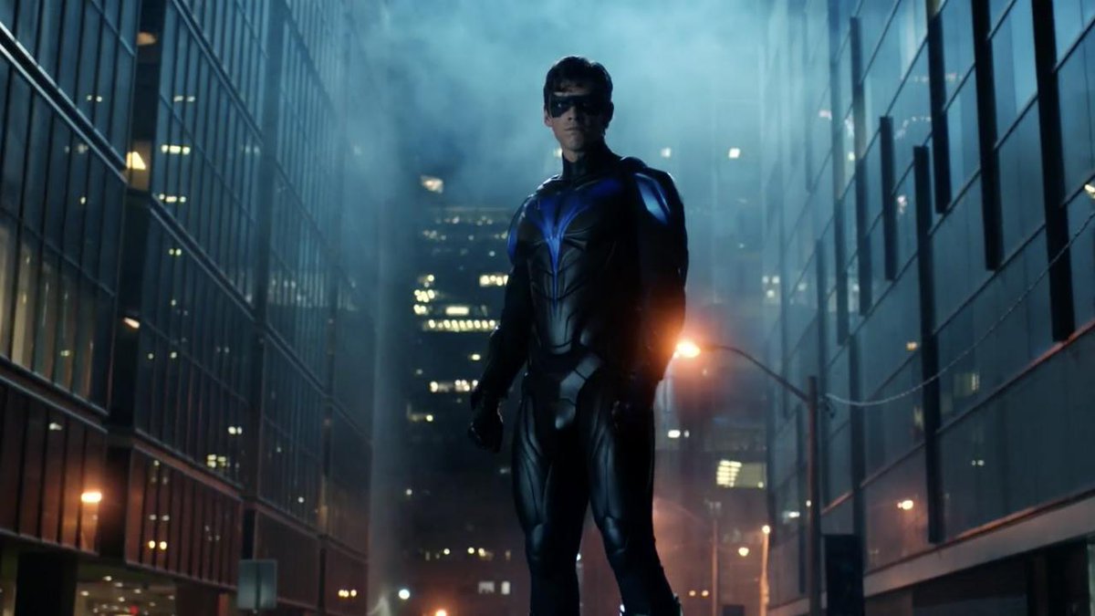 Resultado de imagem para titans season 2 nightwing suit
