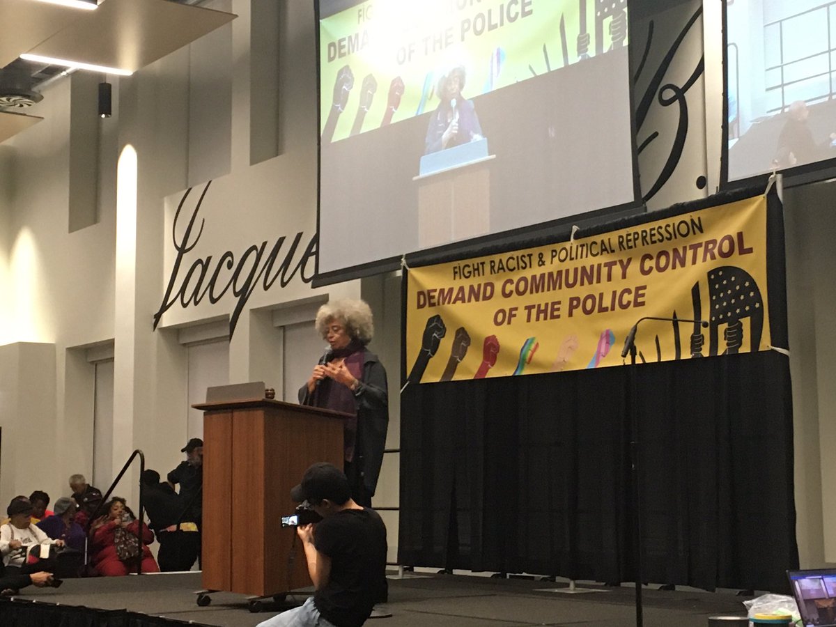 lunarech0s's tweet image. “A 21st century defense organization simply can’t replicate the 20th century organization.” -Angela Davis #RefoundNAARPR #FreeThemAll