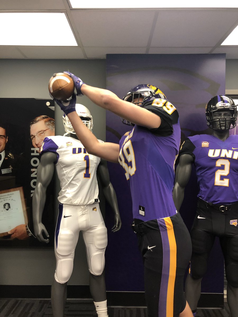 NAbbott1589's tweet image. I want to thank my family, friends, and coaches for helping me become the football player I am today. I’m thankful that all of you have pushed me to get to where I am. With that being said I’m excited to announce I have committed to the University of Northern Iowa! @RyanClanton