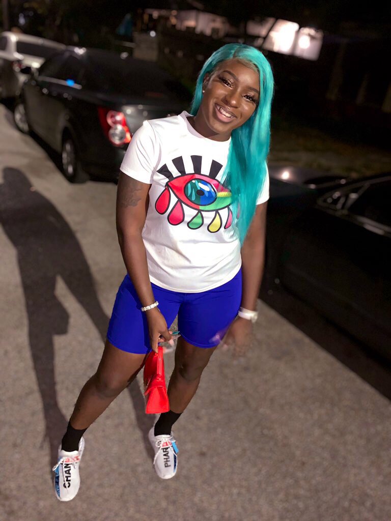 BadLikeNia's tweet photo. You Get More Respect,
When You The Connect ππ¦
#BossLadyRee #MrsGoGetta π https://t.co/4N2Hm2kT5m