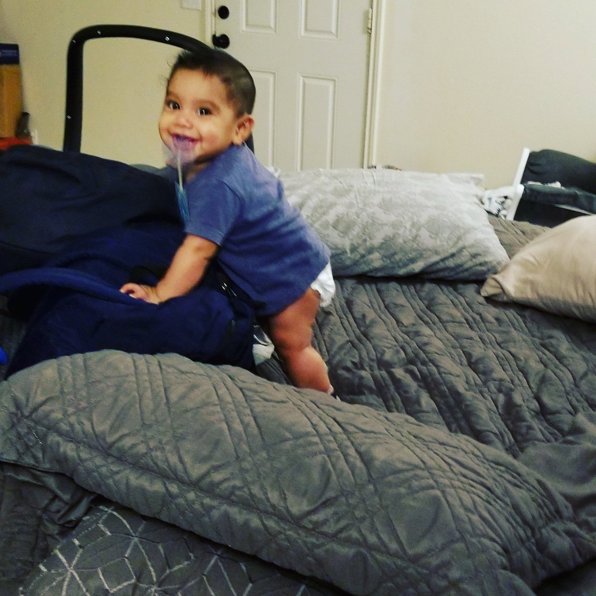 loriie_23's tweet photo. Someone please tell me this is normal for a 5 month old...😬😳🤯😰
#whatthefluff #happybaby #5monthsold #icancrawl #icansit #icanstand
@RenatoReyes77 https://t.co/DPzAU0XzJd