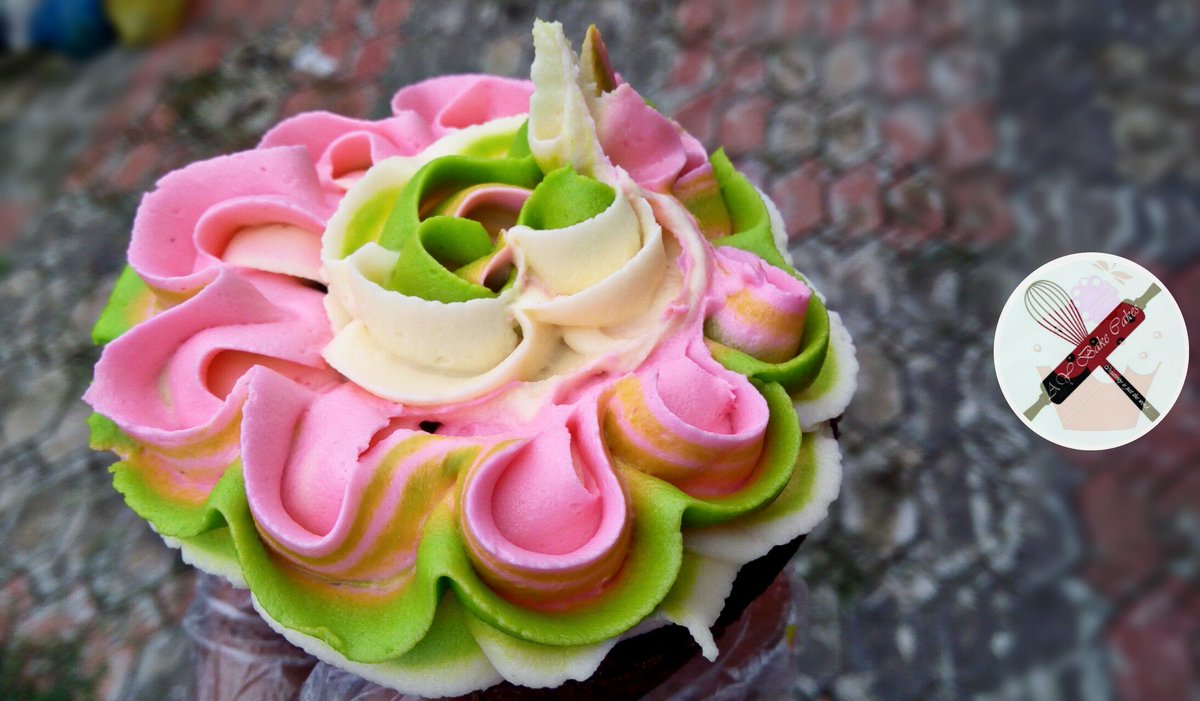 AybakescakesAbc's tweet image. Let have some yummy weekend. 😍💏
#MercyXCiroc #MercyColada #SayNoToHateSpeechBill #BlackMeteors