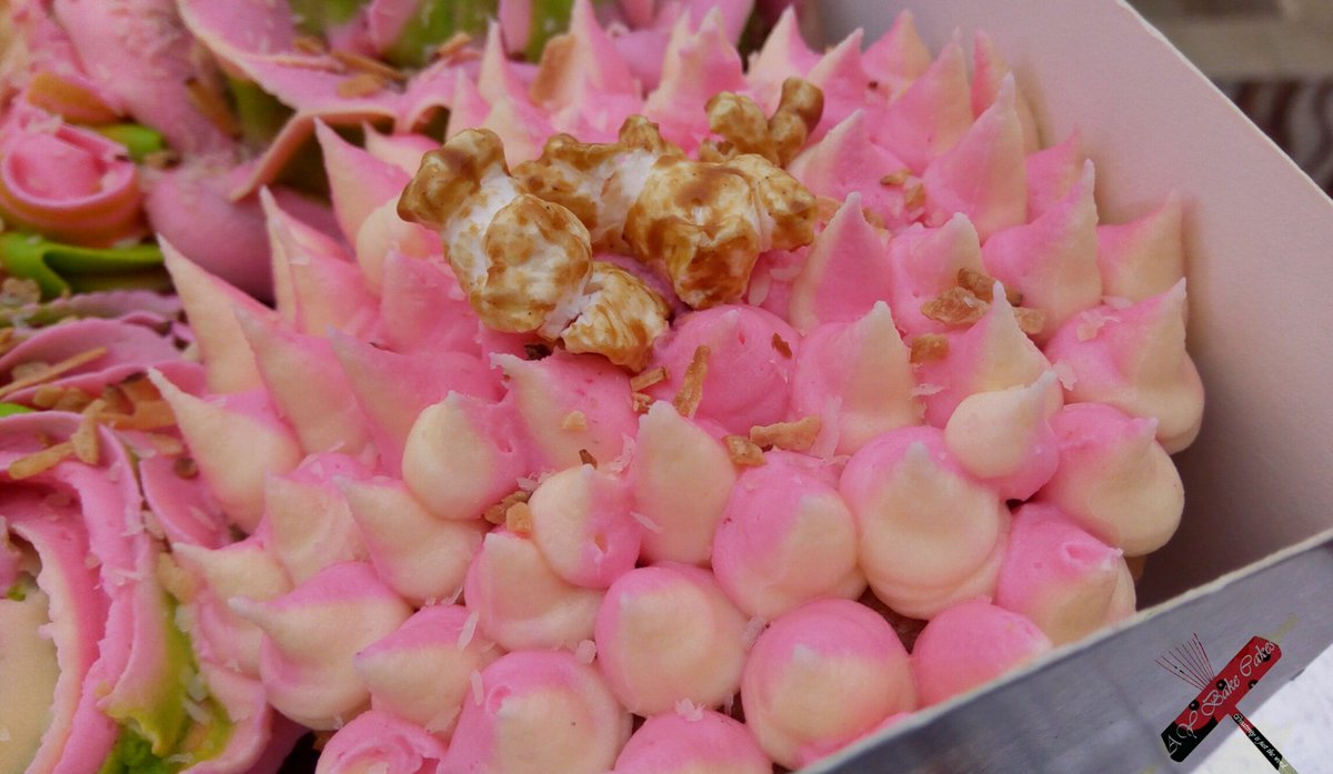 AybakescakesAbc's tweet image. Let have some yummy weekend. 😍💏
#MercyXCiroc #MercyColada #SayNoToHateSpeechBill #BlackMeteors