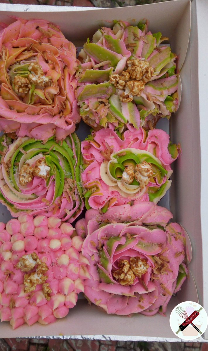 AybakescakesAbc's tweet image. Let have some yummy weekend. 😍💏
#MercyXCiroc #MercyColada #SayNoToHateSpeechBill #BlackMeteors