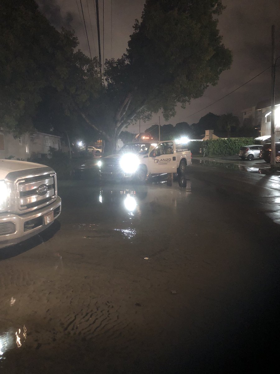 16” Water Main repair <a href="/cohgov/">City of Hollywood,FL</a> #HappeningNow 👷🏼‍♂️🥾🚧🔦⚠️