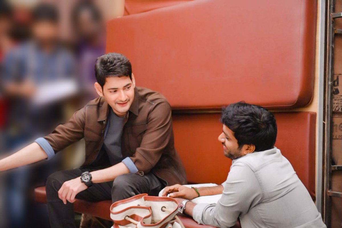 urstrulyMahesh's tweet photo. Happy birthday to my director @AnilRavipudi!! Filming with you has been all-in-all, an incredible experience! Wishing you happiness, success &amp; many more blockbusters!🤗🤗🤗 https://t.co/N4pB9RJ5nC