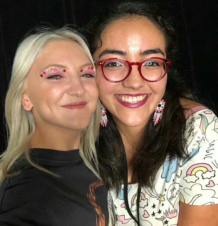 JuliaMichARG's tweet photo. 📷 @juliamichaels con fans en el Meet &amp; Greet de hoy en México (2)
#innermonologuetour 
#IMTMéxico https://t.co/ZkuWbfZw9a https://t.co/DgIiP7OFNR