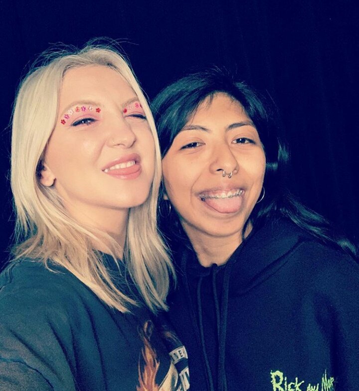 JuliaMichARG's tweet photo. 📷 @juliamichaels con fans en el Meet &amp; Greet de hoy en México (2)
#innermonologuetour 
#IMTMéxico https://t.co/ZkuWbfZw9a https://t.co/DgIiP7OFNR