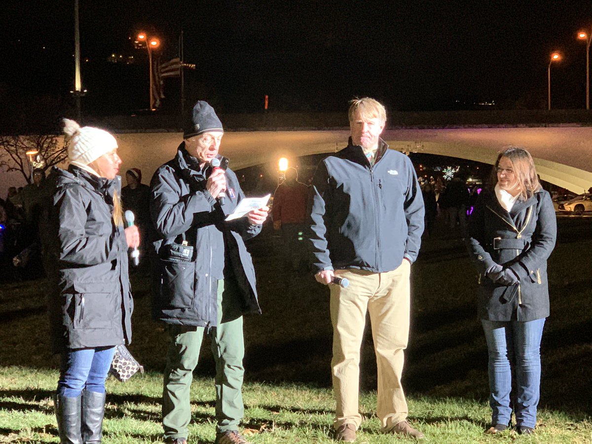 ACE_Innamorato's tweet photo. Thanks to @KDKARadio @Y108Pittsburgh @StarPittsburgh & the entire team for inviting me to make remarks at the #SantaSpectacular. Special thanks to @stoneyrichards & @OnAirKristen & @SenWilliamsPA. https://t.co/meaMkDUSgt