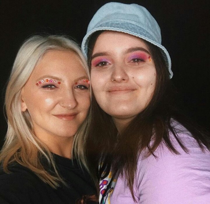 JuliaMichARG's tweet photo. 📷 @juliamichaels con fans en el Meet &amp; Greet de hoy en México (2)
#innermonologuetour 
#IMTMéxico https://t.co/ZkuWbfZw9a https://t.co/DgIiP7OFNR