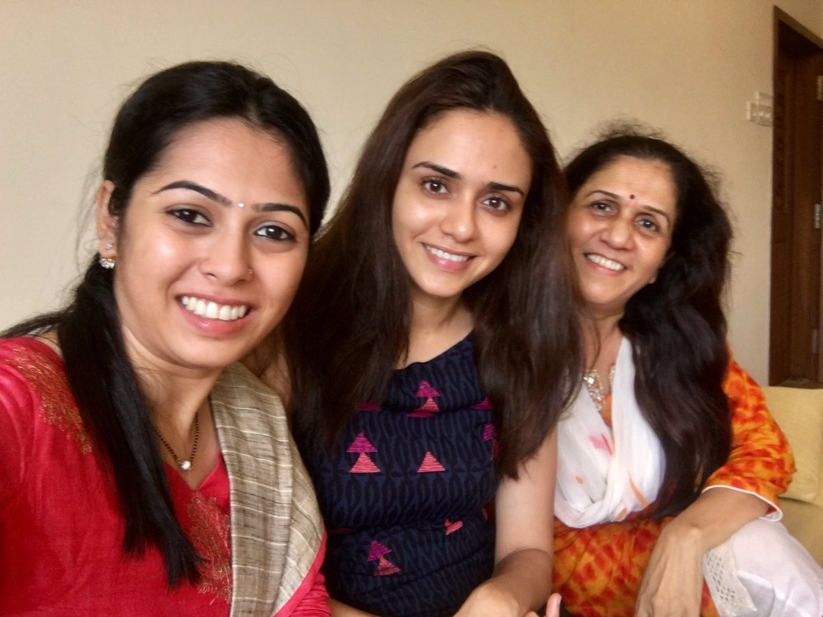 SanikaKulkarni3's tweet photo. Wish you a very happy birthday @OfficialAmruta!!Keep shining! We love you!❤️❤️ https://t.co/91sx5Lrklq