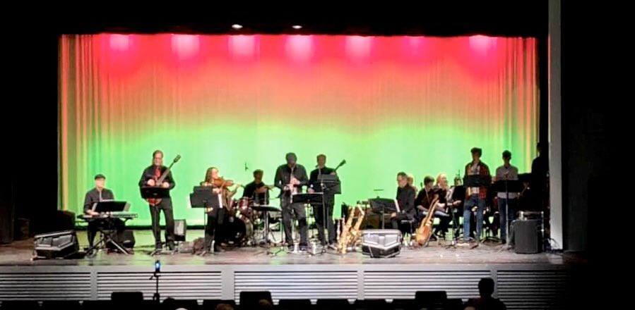 ArundelHSMusic's tweet photo. It was an amazing holiday symphonic rock concert with the Transcendental Light Orchestra and @ArundelHS_aacps Musicians! So fun to see our talented young musicians rock out with the pros!!! @MusicAACPS #AACPSawesome #musicalconsumers #musicalcreators https://t.co/7GRPI1LyLE