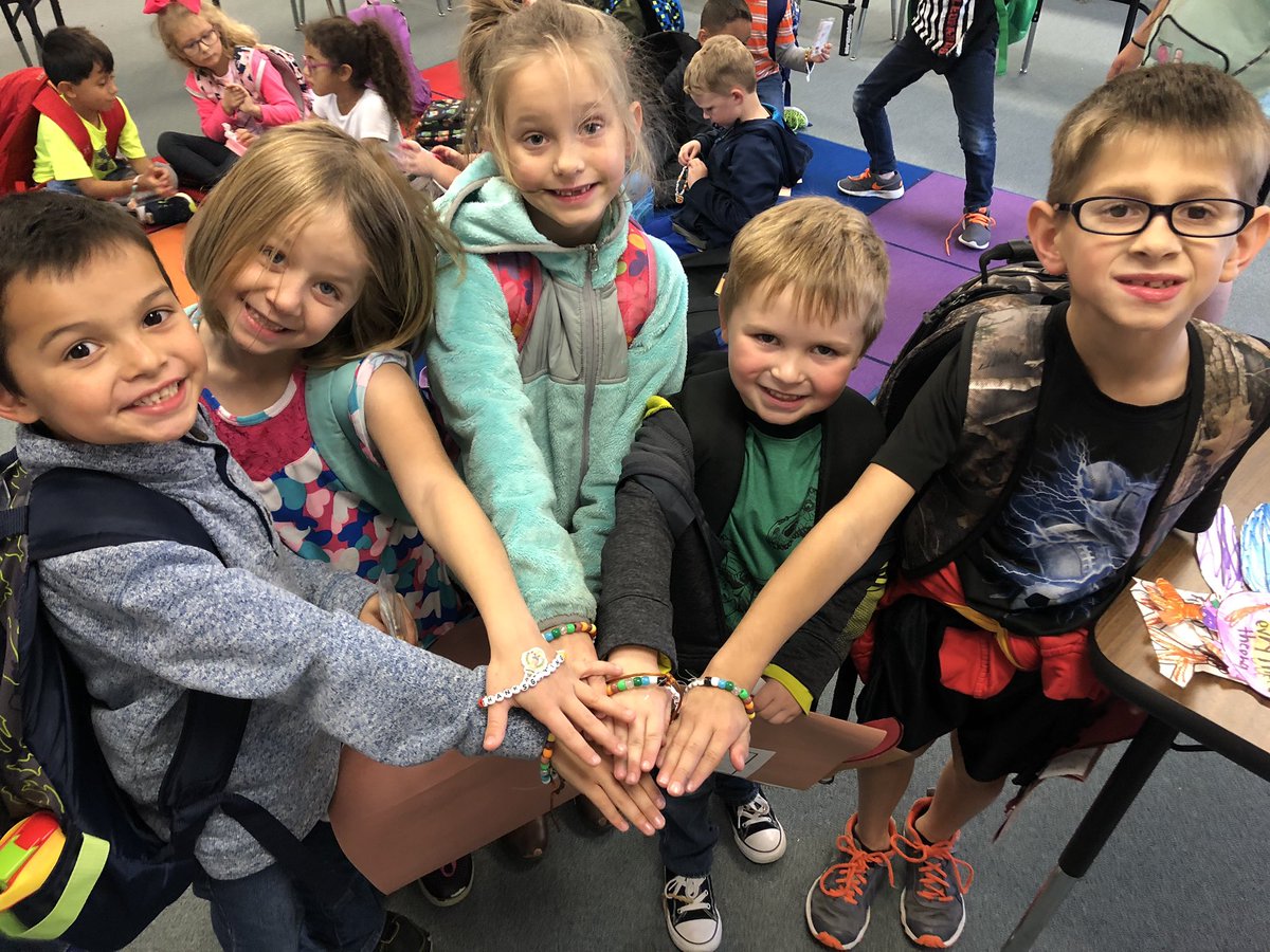 mayokc16's tweet photo. Had a great time doing Thanksgiving activities with these amazing kids today! @LorenaPrimary #lisdfuturefocus https://t.co/sZagjkdAgt