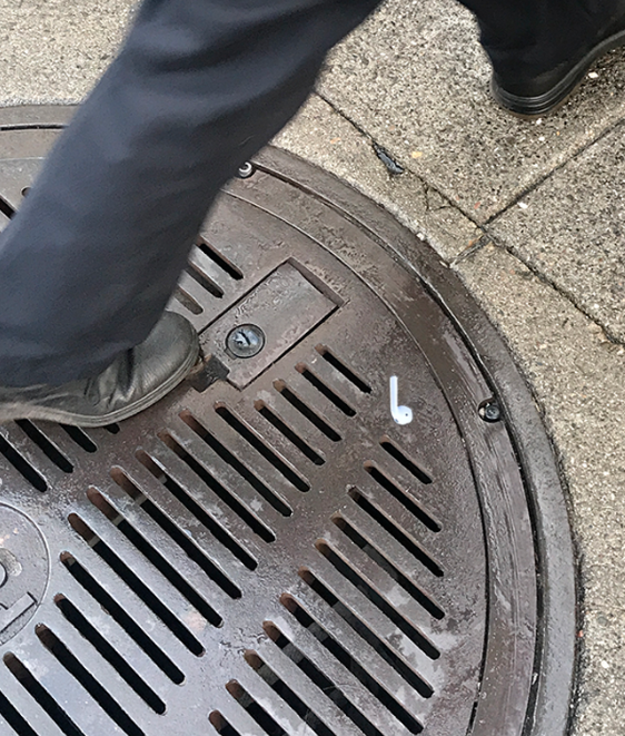 expressyrstyle_'s tweet photo. Life-Size Prank AirPods Sticker https://t.co/KuqIydUeRB Sticking life-size AirPod stickers on the ground, all over the city 🤡 https://t.co/aQkeYvK9pl