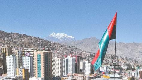 FmcoChivis's tweet photo. La ciudad de La Paz ha soportado todo y siempre salió adelante! Pase lo que pase somos fuertes!
-Cercos y escasez
-Crisis del agua
-Deslizamientos
-Crisis de la basura
-Vandalismos y destrucción
-Marchas y bloqueos
-Inundaciones y riadas
FUERZA MI LA PAZ‼️ https://t.co/jyIX1KT4je